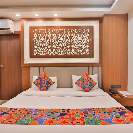 לקנאו Fabhotel Shaurya Inn מראה חיצוני תמונה