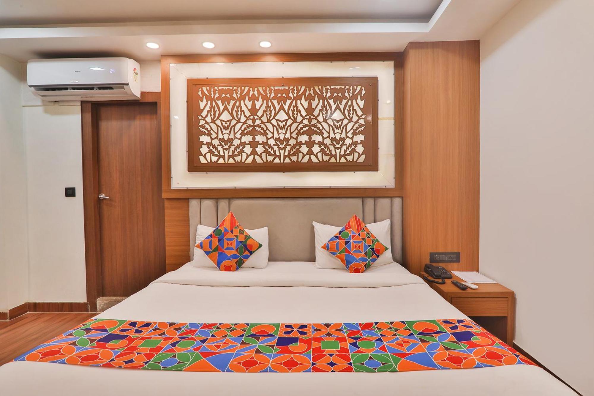 לקנאו Fabhotel Shaurya Inn מראה חיצוני תמונה