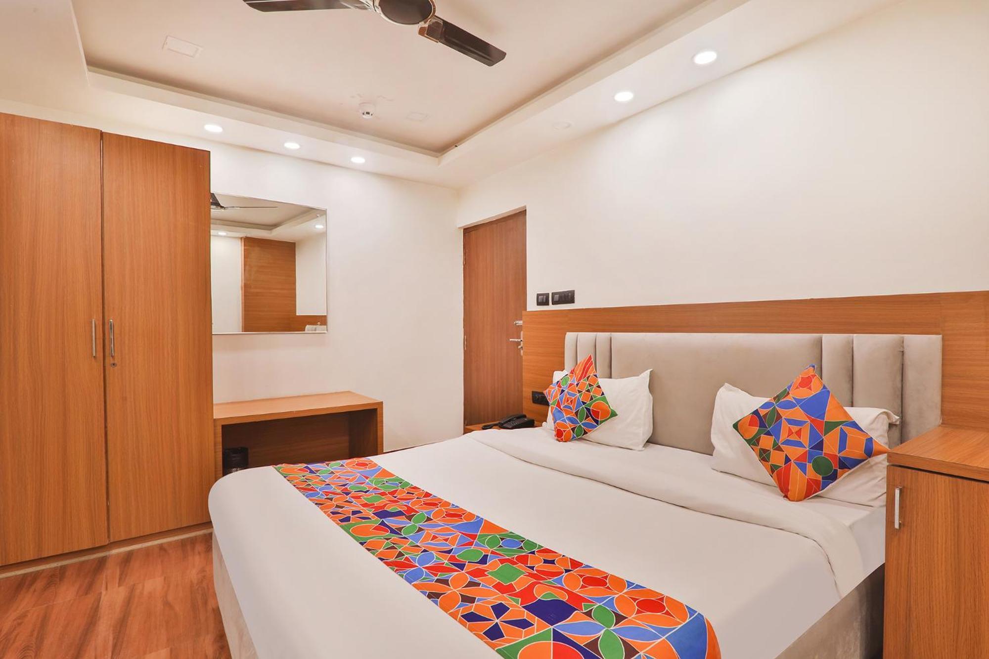 לקנאו Fabhotel Shaurya Inn מראה חיצוני תמונה