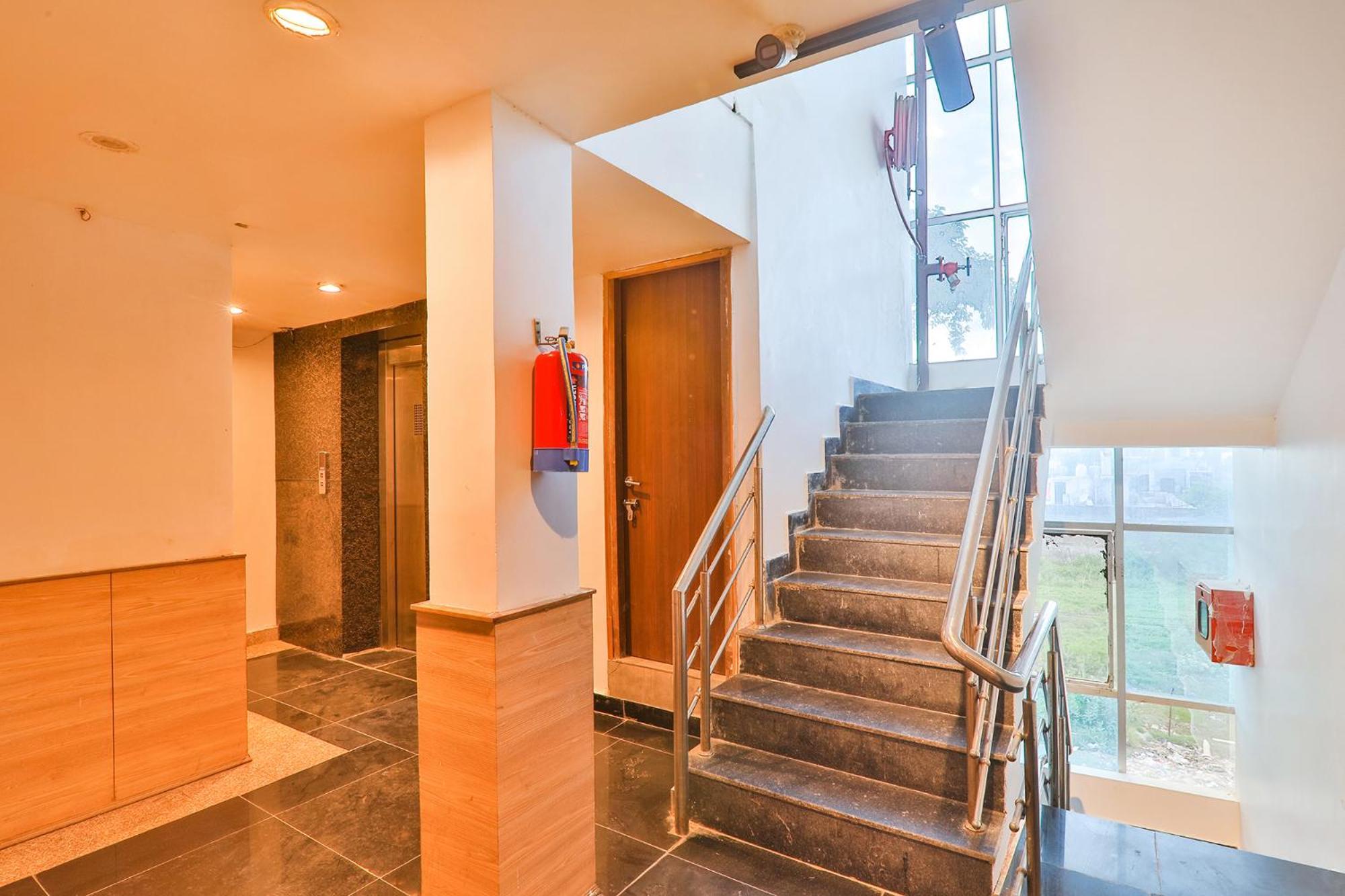 לקנאו Fabhotel Shaurya Inn מראה חיצוני תמונה