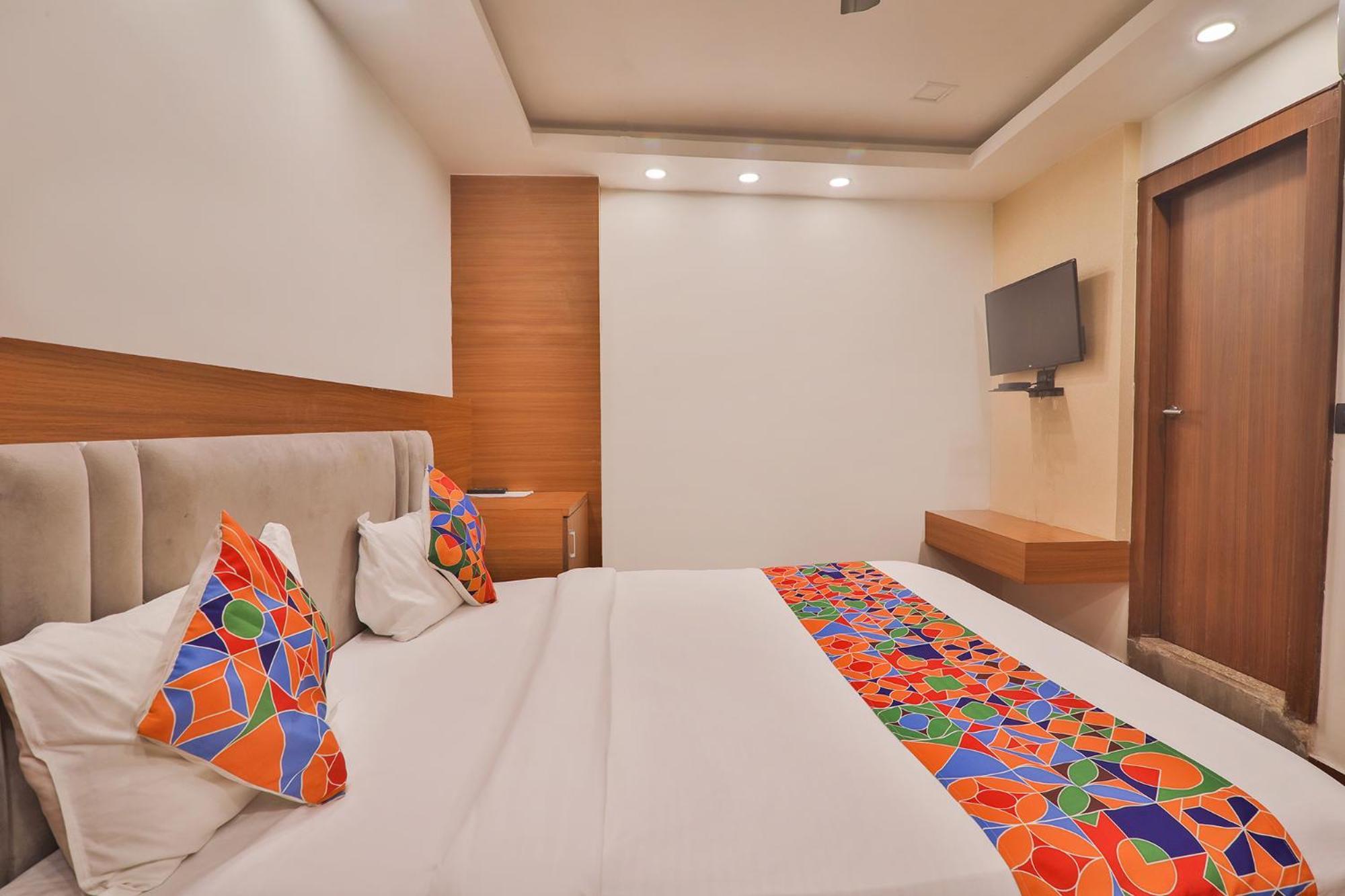 לקנאו Fabhotel Shaurya Inn מראה חיצוני תמונה