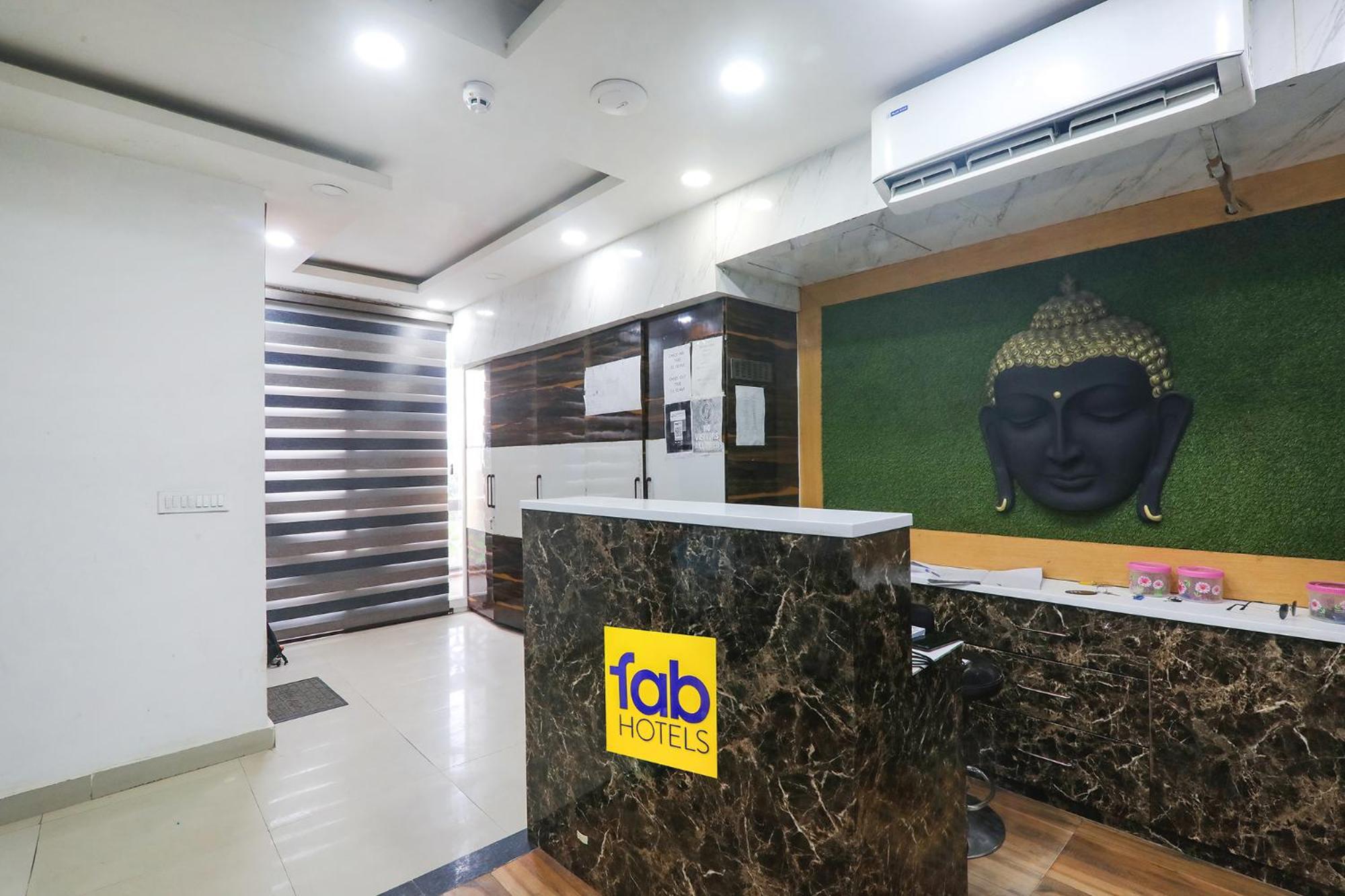 לקנאו Fabhotel Shaurya Inn מראה חיצוני תמונה