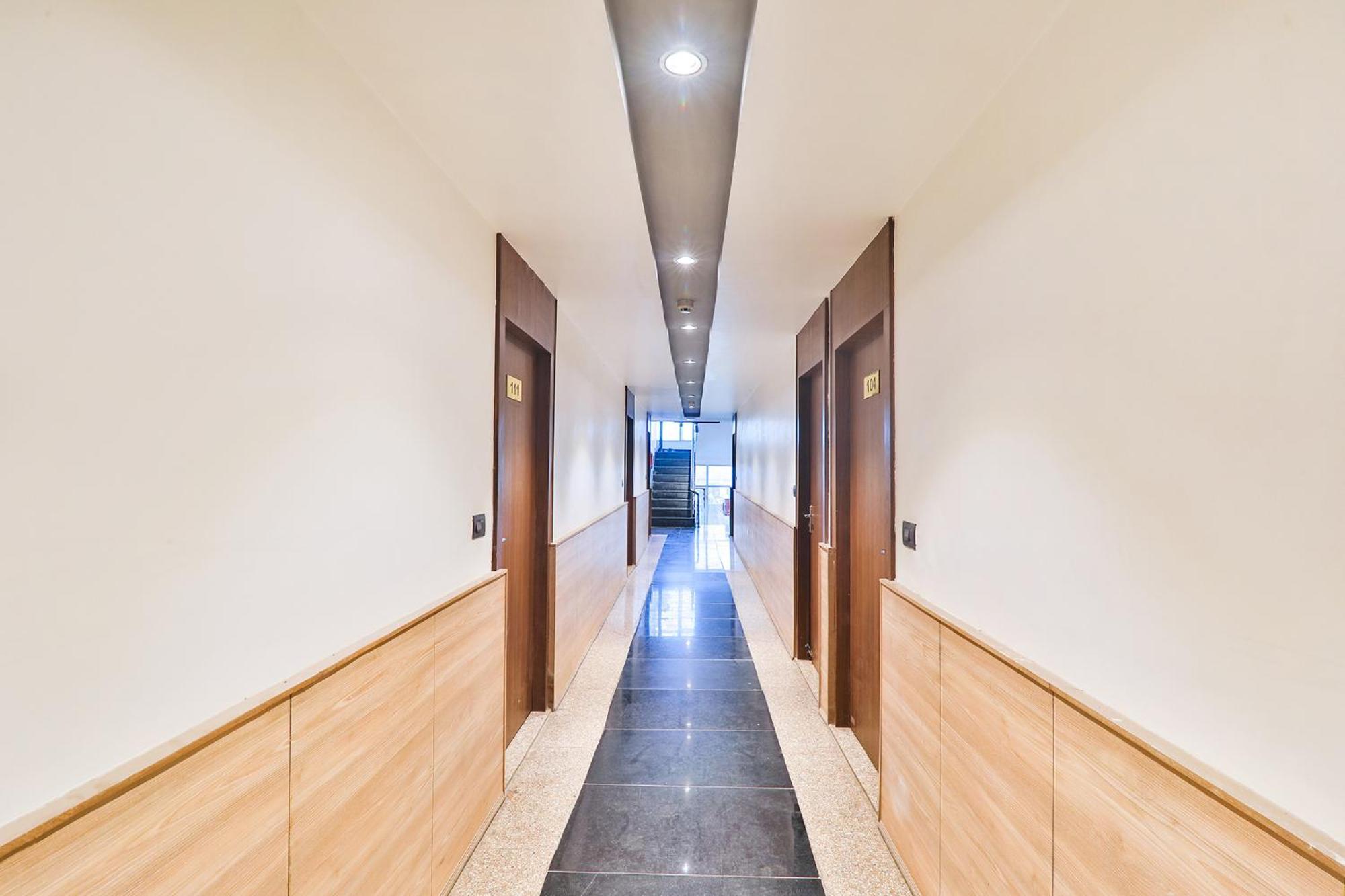 לקנאו Fabhotel Shaurya Inn מראה חיצוני תמונה