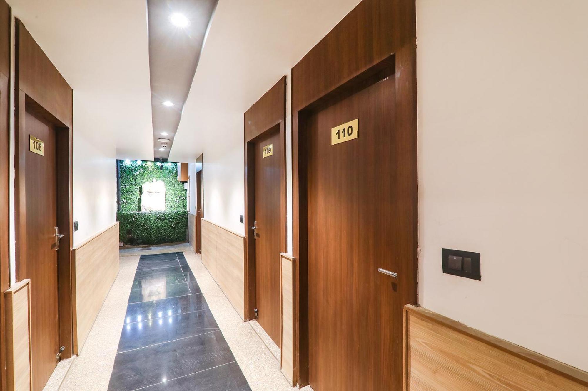 לקנאו Fabhotel Shaurya Inn מראה חיצוני תמונה